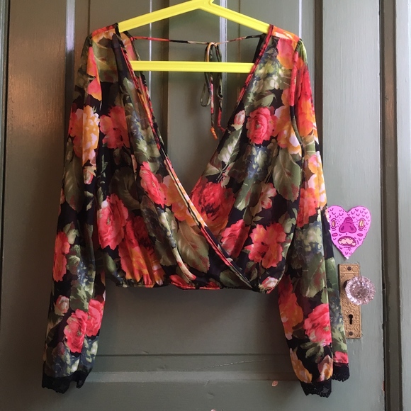 Forever 21 Tops - Forever21 Gathered Floral Wrap Long Sleeve CropTop